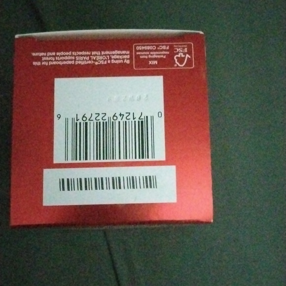 L'Oreal Paris Revitalift Triple Power Anti-Aging Face Moisturizer, Pro Retinol, - Picture 5 of 5